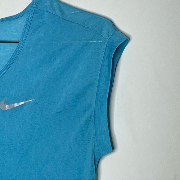 NIKE Cool Breeze Dri Fit Sheer Running Short Sleeve Shirt - Picture 4 of 10